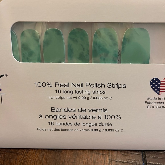 COLOR STREET "Green w/ Envy" Nail Strip Set - Picture 3 of 6